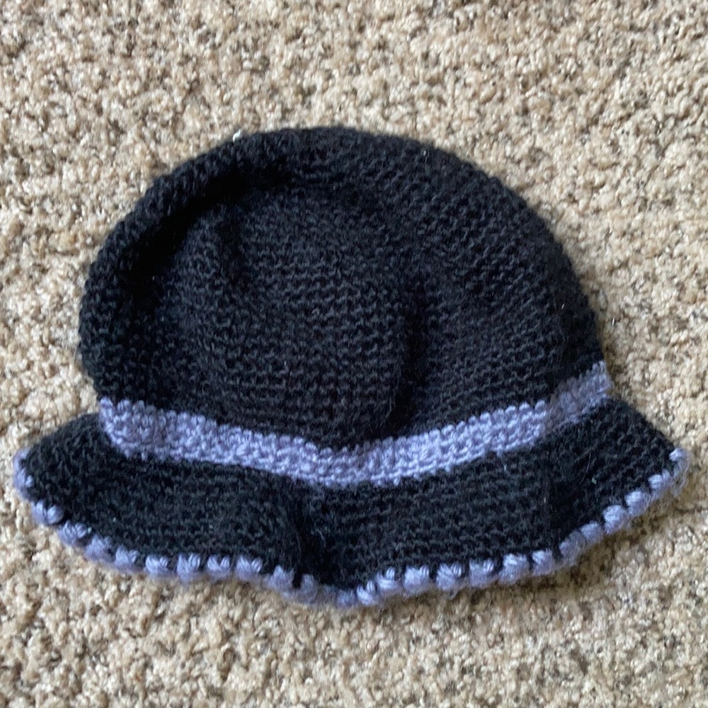 Winter hat - Picture 2 of 2